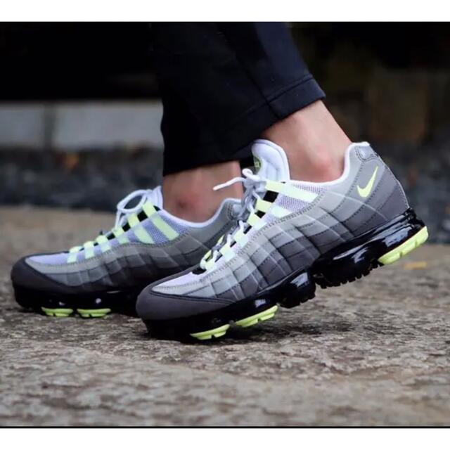 NIKE(ナイキ)の期間限定値下げ！NIKE☆AIR VAPORMAX 95 NEON 25.5㎝  メンズの靴/シューズ(スニーカー)の商品写真