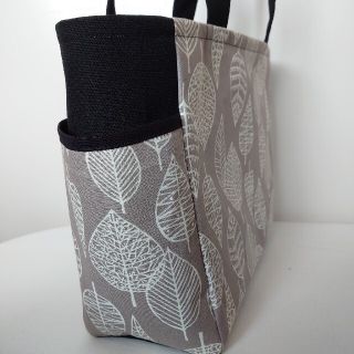 透かし葉っぱ サイドポケット 肩掛けトートバッグ ハンドメイド