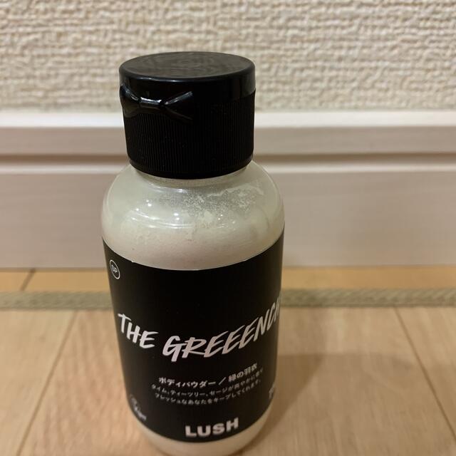 LUSH(ラッシュ)のLUSH ラッシュ ボディパウダー 緑の羽衣 75g コスメ/美容のボディケア(ボディパウダー)の商品写真