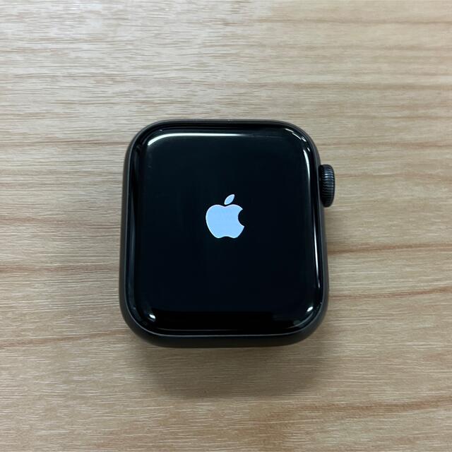 apple watch SE NIKEモデル　40mm GPS