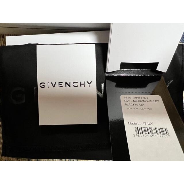 GIVENCHY(ジバンシィ)のGIVENCHY 2つ折り財布  メンズのファッション小物(折り財布)の商品写真