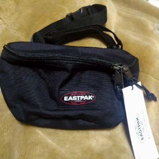 イーストパック(EASTPAK)のボディーバック　EASTPAK(ボディーバッグ)