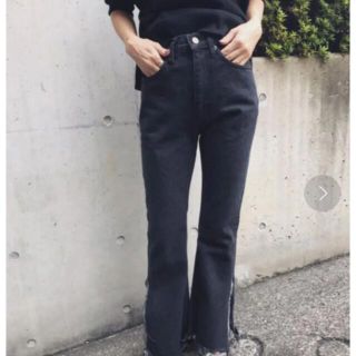 アメリヴィンテージ(Ameri VINTAGE)のAMERI VINTAGE  SLIT FLARE DENIM PANTS (デニム/ジーンズ)