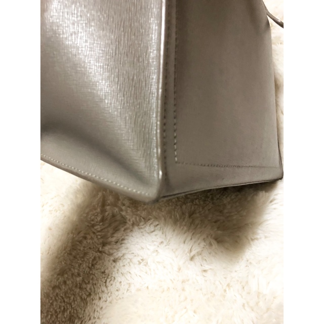 Furla(フルラ)のFURLA フルラ レザー ゴールド　ハンドバッグ レディースのバッグ(ハンドバッグ)の商品写真