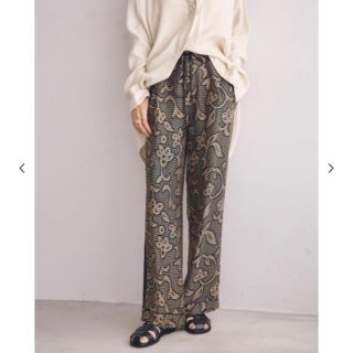 トゥデイフル(TODAYFUL)のTODAYFUL Jacquard Leaf Roughpants 36(カジュアルパンツ)