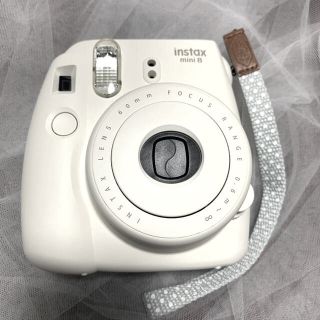 フジフイルム(富士フイルム)の富士フイルム チェキ instax mini8 (希望者にフィルム19枚お譲り)(フィルムカメラ)