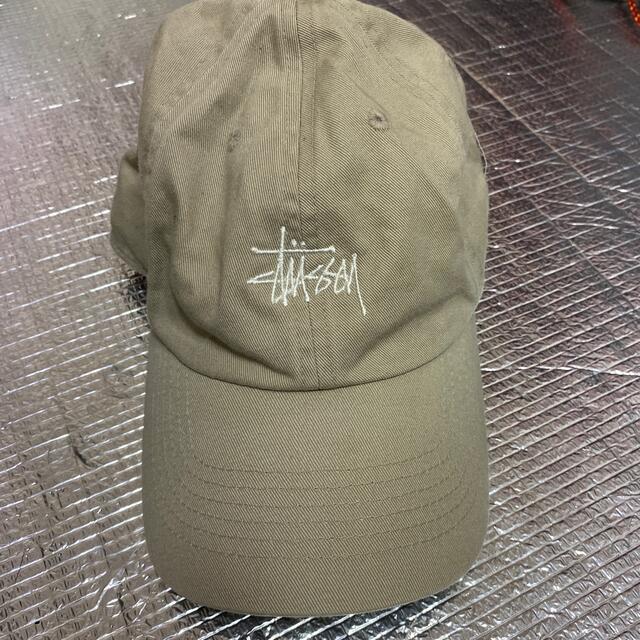 STUSSY(ステューシー)のステューシー　ベージュ　キャップ メンズの帽子(キャップ)の商品写真