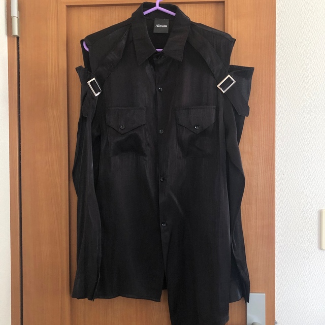 Yohji Yamamoto(ヨウジヤマモト)のモード系 オフショルダーベルテッドシャツ メンズのトップス(シャツ)の商品写真