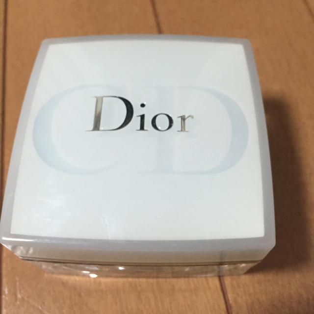 Christian Dior(クリスチャンディオール)のディオール スノーホワイト ルースパウダー コスメ/美容のベースメイク/化粧品(フェイスパウダー)の商品写真