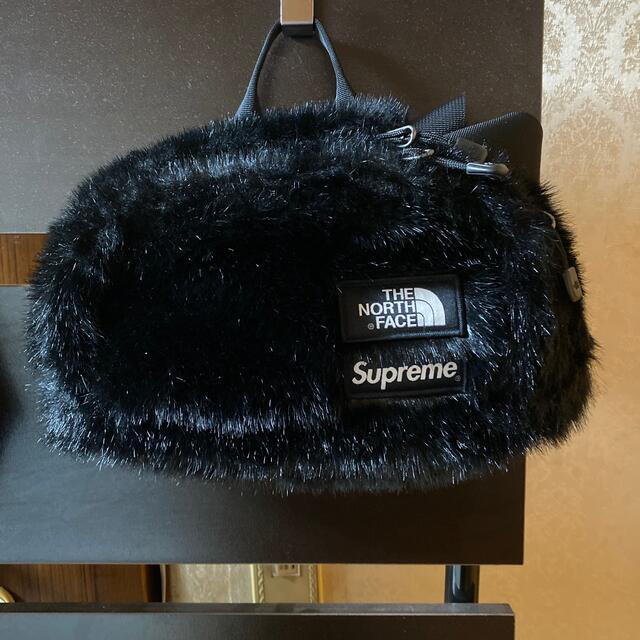 supreme the north face faux fur waistbag