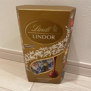 リンツ(Lindt)のリンツ　ゴールド　アソート  1箱分　600g 47から48粒入り(菓子/デザート)