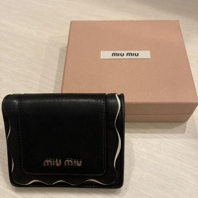 miumiu(ミュウミュウ)のMIUMIU 黒フリル 二つ折り財布 & Francfranc バニティポーチ レディースのファッション小物(財布)の商品写真