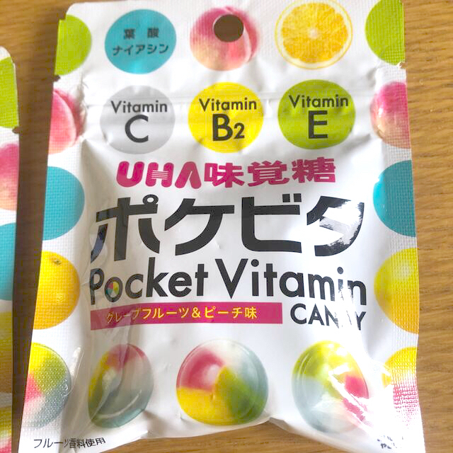 UHA味覚糖(ユーハミカクトウ)のnam様専用　e-maのど飴　＆　ポケビタ　ビタミンキャンディ 食品/飲料/酒の食品(菓子/デザート)の商品写真