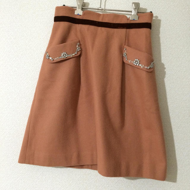 Apuweiser-riche(アプワイザーリッシェ)のアプワイザーリッシェ ビジュー付きスカート レディースのスカート(ミニスカート)の商品写真