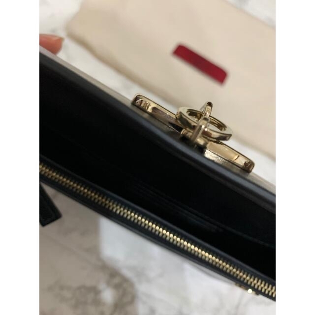 【激安アウトレット!】バッグVALENTINO - 早い者勝ち。ヴァレンティノ valentino クラッチバッグの