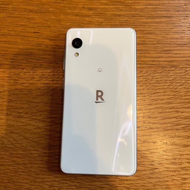 Rakuten(ラクテン)のRakuten mini c330白 スマホ/家電/カメラのスマートフォン/携帯電話(スマートフォン本体)の商品写真