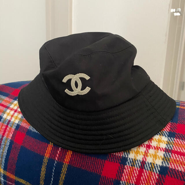 CHANEL(シャネル)のCHANEL シャネル バケットハット 帽子 ブラック レディースの帽子(ハット)の商品写真