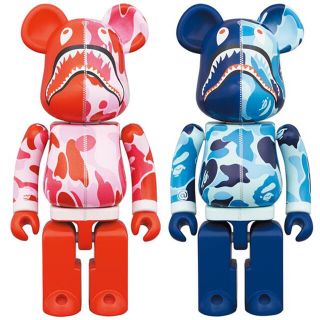 メディコムトイ(MEDICOM TOY)の超合金 BE@RBRICK BAPE CAMO SHARK PINK／BLUE(キャラクターグッズ)