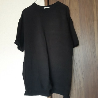 ジーユー(GU)のGU　ジーユー　Tシャツ　カットソー　黒　ブラック(Tシャツ/カットソー(半袖/袖なし))