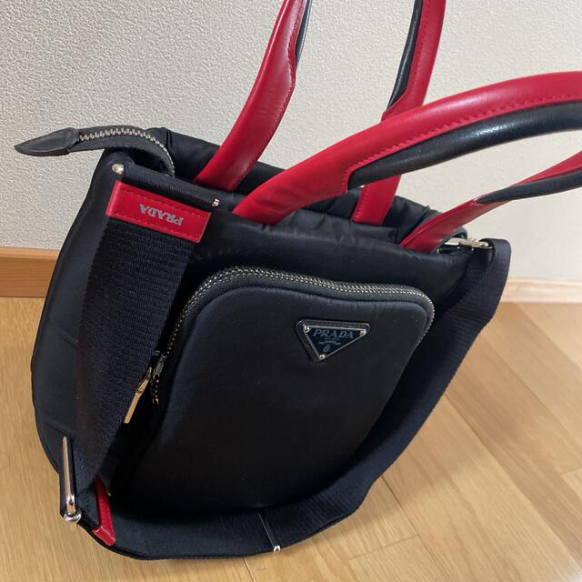 PRADA ナイロンカーゴスモールトートバック2WAY 1