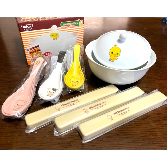 日清食品(ニッシンショクヒン)のチキンラーメン  どんぶり  れんげ  箸 エンタメ/ホビーのコレクション(ノベルティグッズ)の商品写真