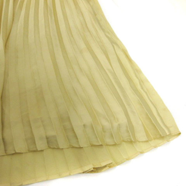 KBF+(ケービーエフプラス)のKBF＋ アーバンリサーチ スカート プリーツ ロング 光沢 ベージュ系 ONE レディースのスカート(ロングスカート)の商品写真