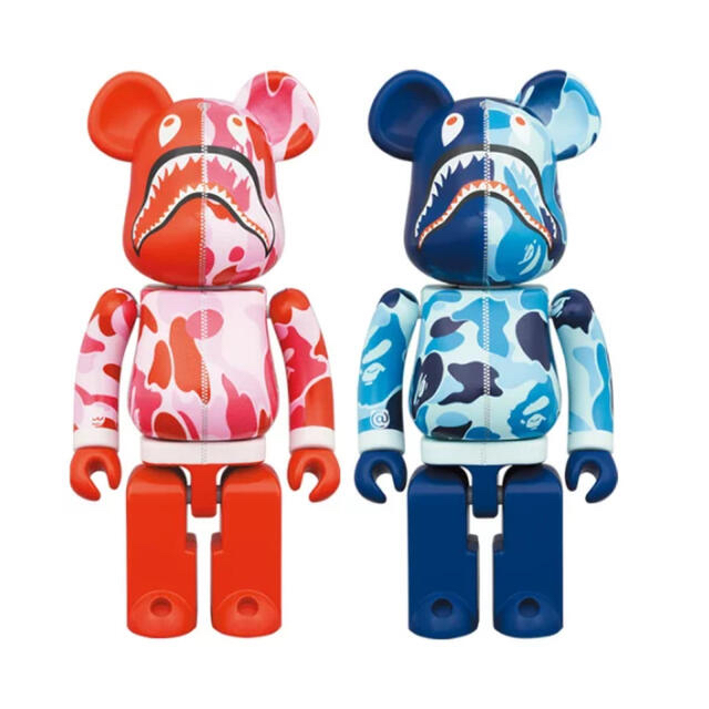 MEDICOM TOY(メディコムトイ)のBE@RBRICK BAPE(R) ABC CAMO SHARK 2色セットです エンタメ/ホビーのフィギュア(その他)の商品写真