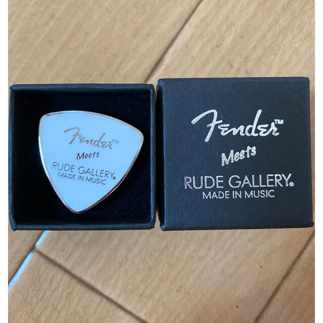 Fender(フェンダー)の白RUDE GALLERY×Fender / PICK PINS ピンバッチ メンズのファッション小物(その他)の商品写真