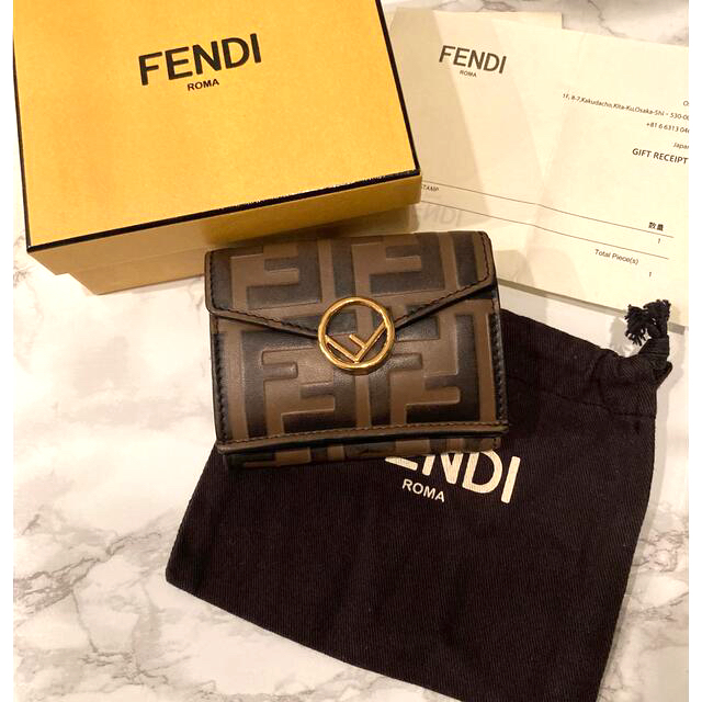 FENDI 三つ折財布