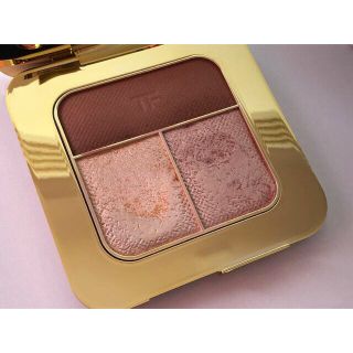 トムフォード(TOM FORD)のトムフォード　ハイライト　コントゥーリングアイカラーウォード　シェーディング(フェイスパウダー)