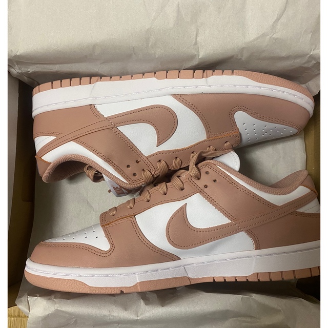 NIKE WMNS DUNK LOW