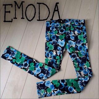 エモダ(EMODA)のEMODA 花柄パギンス(カジュアルパンツ)