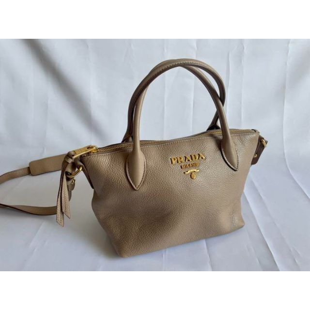 PRADA(プラダ)のプラダ　ハンドバック　VITELLO DAINO PRADA 1BA111 レディースのバッグ(ハンドバッグ)の商品写真