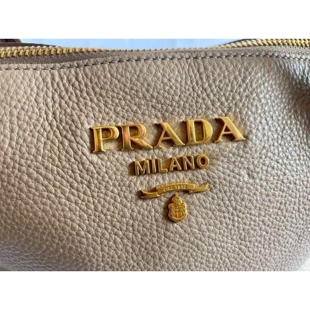PRADA(プラダ)のプラダ　ハンドバック　VITELLO DAINO PRADA 1BA111 レディースのバッグ(ハンドバッグ)の商品写真
