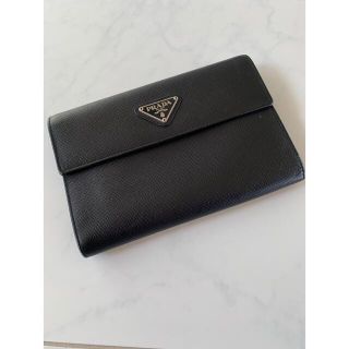 プラダ(PRADA)の美品！PRADA 折り財布　三つ折り　三角ロゴ　サフィアーノ　レザー　ブラック(財布)