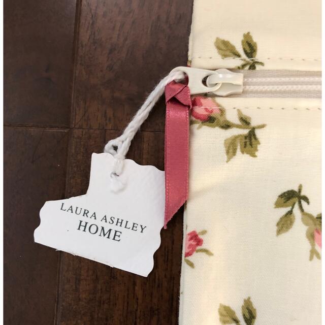 LAURA ASHLEY(ローラアシュレイ)のローラアシュレイ　ポーチ レディースのファッション小物(ポーチ)の商品写真