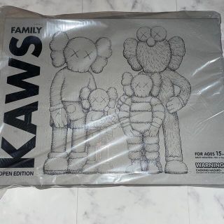 メディコムトイ(MEDICOM TOY)のKAWS FAMILY GREY/PINK/FLUORO PINK 新品未開封(その他)