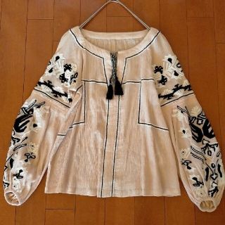 グレースコンチネンタル(GRACE CONTINENTAL)のgrace continental 糸刺繍カフタントップ(シャツ/ブラウス(長袖/七分))