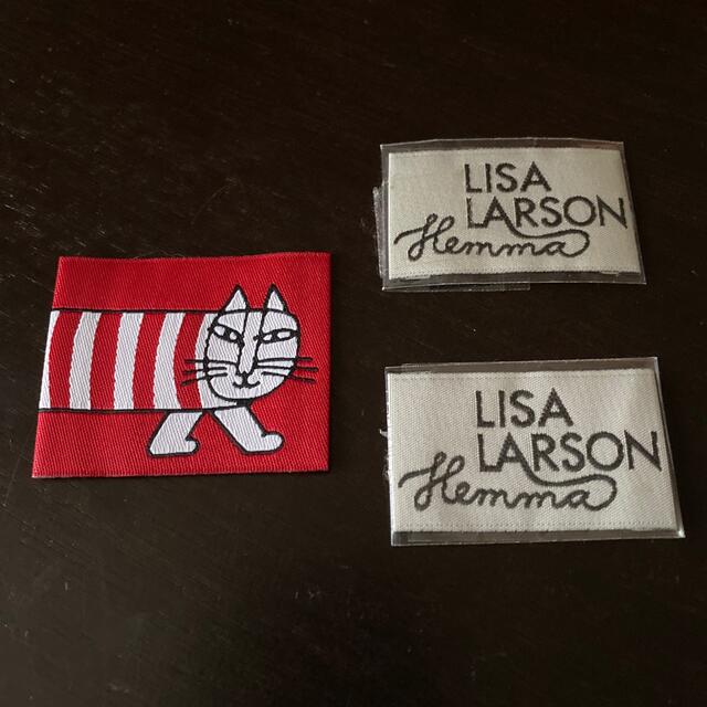 Lisa Larson(リサラーソン)のムーミンワッペン2枚とLiSALARSONタグ3枚 ハンドメイドのキッズ/ベビー(ネームタグ)の商品写真