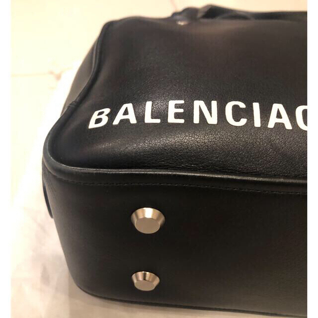 Balenciaga(バレンシアガ)のazu様ご専用★バレンシアガ★トライアングルスクエア2WAYショルダーバッグ レディースのバッグ(ショルダーバッグ)の商品写真