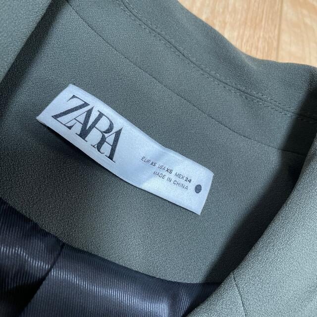 ZARA(ザラ)のa.t様専用ZARA ベスト テイラージャケット カーキ レディースのジャケット/アウター(テーラードジャケット)の商品写真