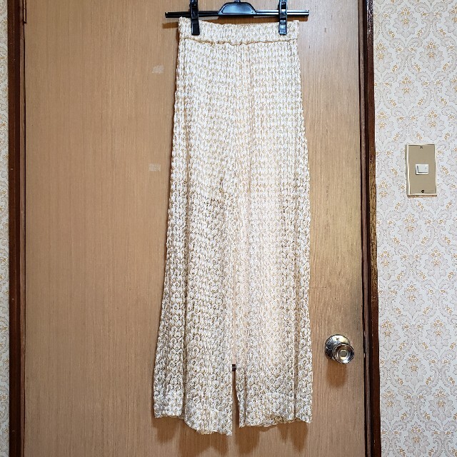 Ameri VINTAGE(アメリヴィンテージ)の【新品】AMERI MEDI SHINE LACE PANTS レディースのパンツ(カジュアルパンツ)の商品写真