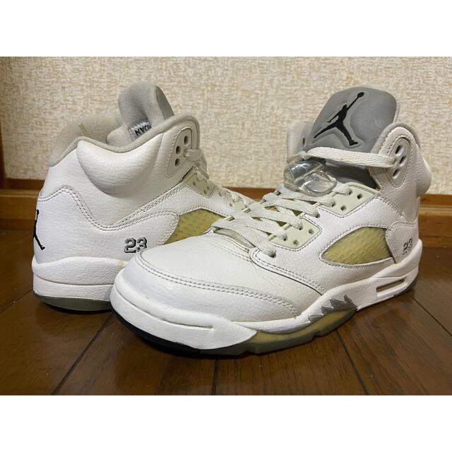 NIKE(ナイキ)のNIKE AIR JORDAN 5 RETRO 24.0cm メンズの靴/シューズ(スニーカー)の商品写真