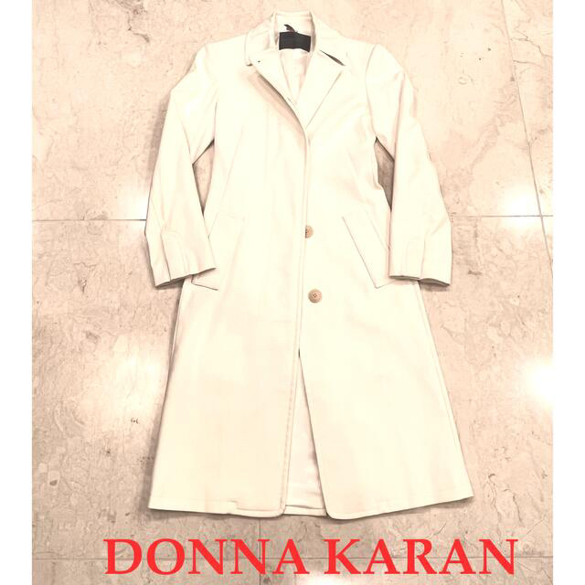 Donna Karan(ダナキャラン)の新春セール　美品　DONNA KARAN ダナキャラン　スプリングコート　白 レディースのジャケット/アウター(トレンチコート)の商品写真