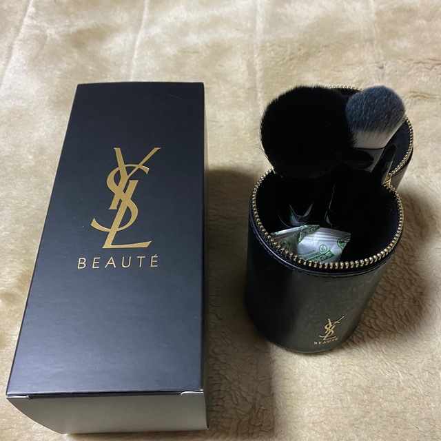 Yves Saint Laurent Beaute(イヴサンローランボーテ)のラディアント　タッチ　ブラープライマー1（メイクアップベース）イブ・サンローラン コスメ/美容のベースメイク/化粧品(化粧下地)の商品写真