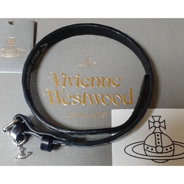 Vivienne Westwood(ヴィヴィアンウエストウッド)のヴィヴィアン スクイグル柄 レザー チョーカー Cuff レディースのアクセサリー(ブレスレット/バングル)の商品写真