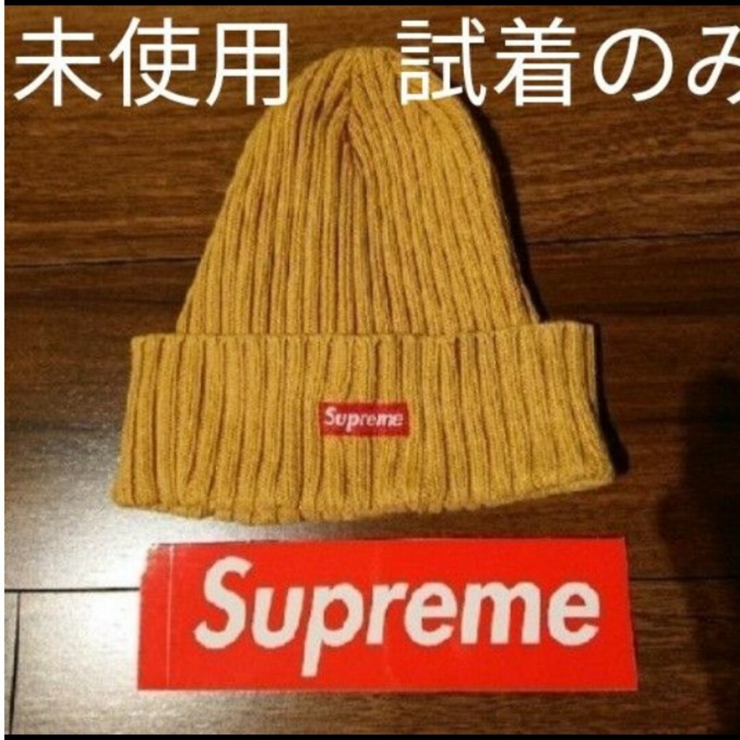 Supreme(シュプリーム)の試着のみ　シュプリーム　supreme ボックスロゴ　ビーニー　ニット帽　赤ロゴ レディースの帽子(ニット帽/ビーニー)の商品写真