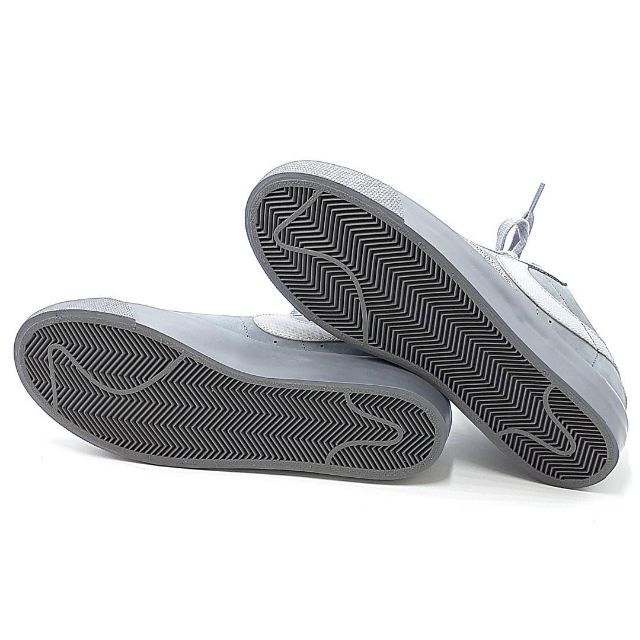 NIKE(ナイキ)の新品 ナイキ SB スニーカー  ZOOM BLAZER 20-22022872 メンズの靴/シューズ(スニーカー)の商品写真