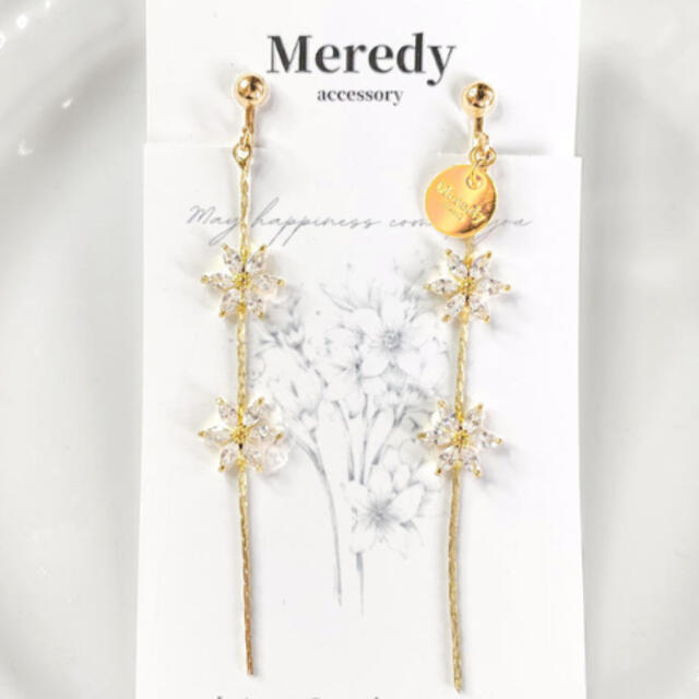 meredy 揺れるイヤリング　花 レディースのアクセサリー(イヤリング)の商品写真