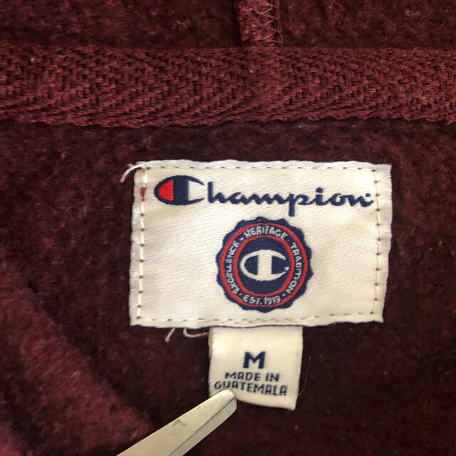 Champion(チャンピオン)の【チャンピオン】プルオーバーパーカー デカロゴ　カレッジロゴ　UMASS！２ メンズのトップス(パーカー)の商品写真